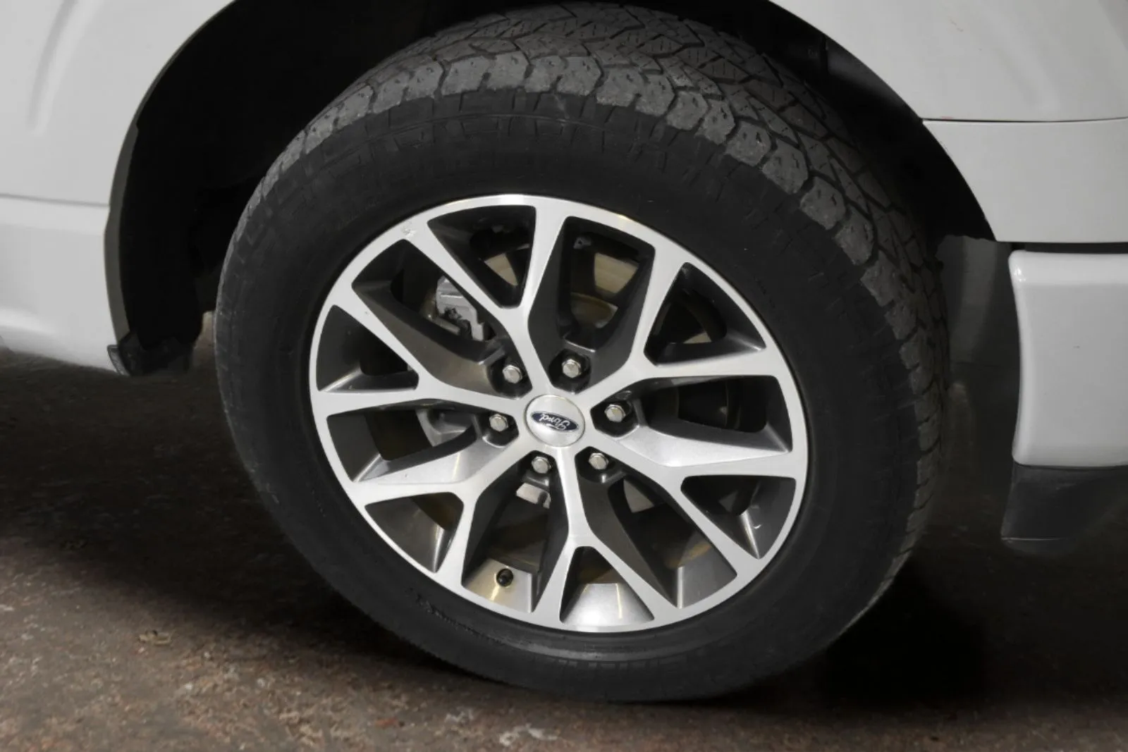 Ford F-150 photo 7