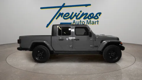 More photos of 2022 Jeep Gladiator Willys at Trevinos Auto Mart, TX