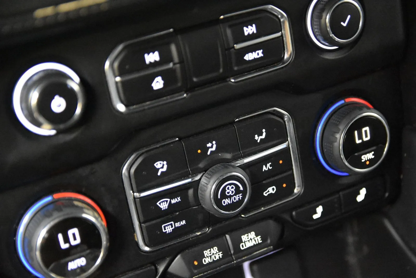 Chevrolet Tahoe photo 22