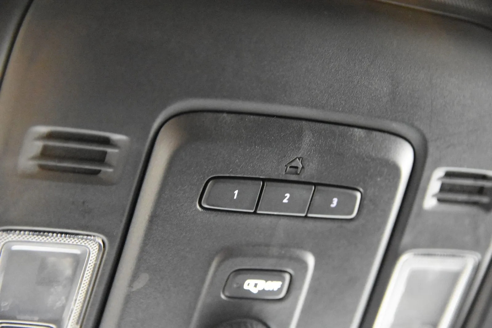 Chevrolet Tahoe photo 25