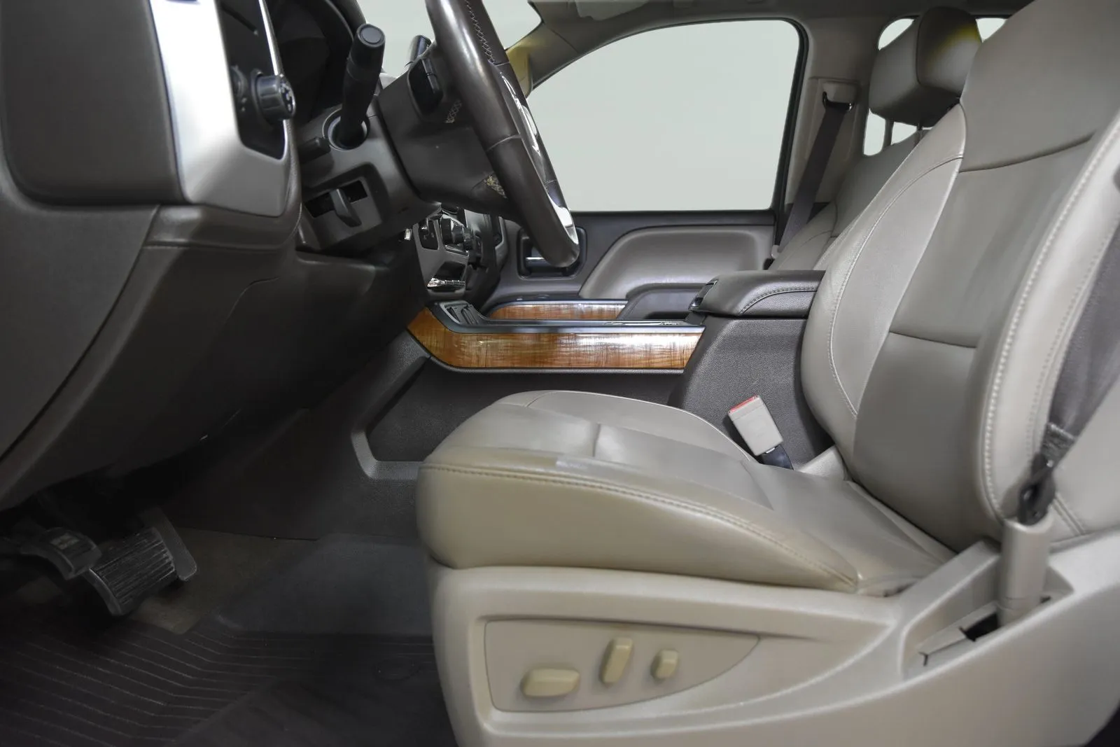 GMC Sierra photo 12