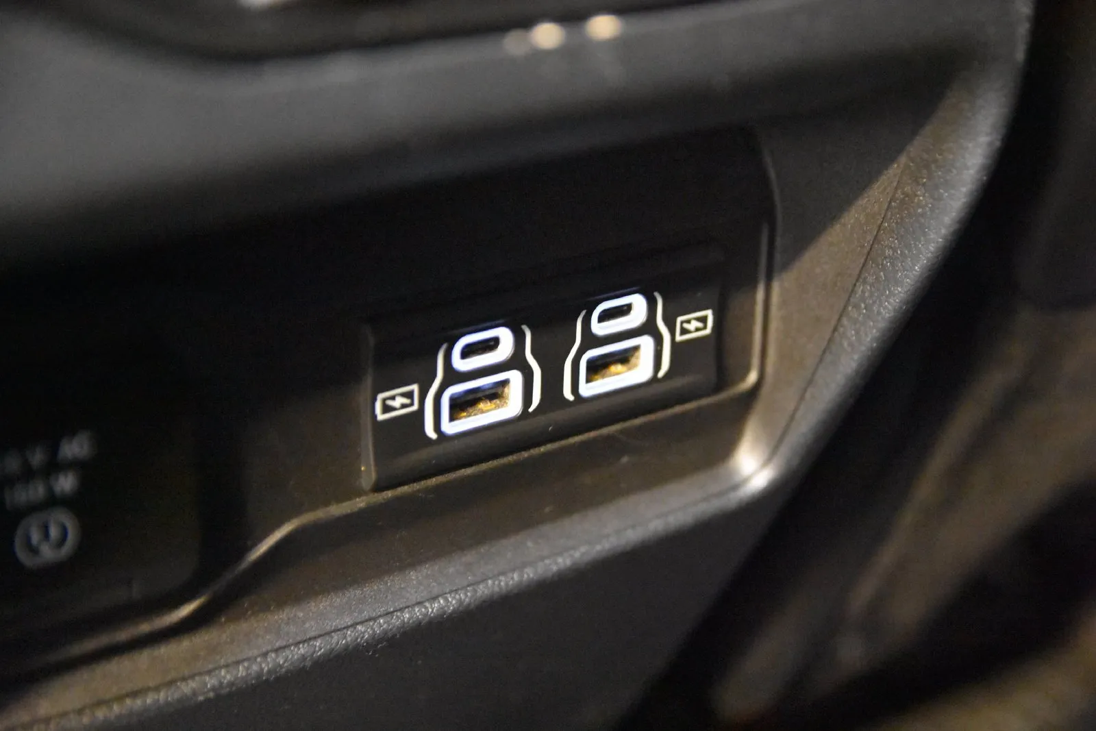 Jeep Grand Cherokee L photo 29