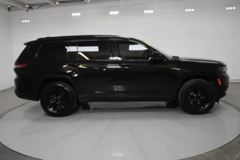 More photos of 2024 Jeep Grand Cherokee L Altitude at Trevinos Auto Mart, TX