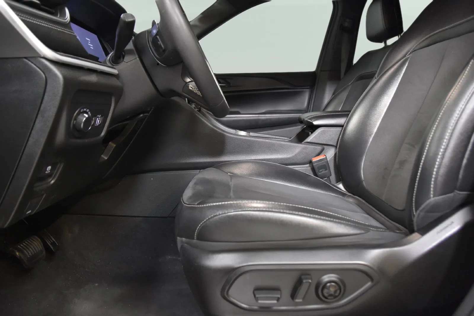 Jeep Grand Cherokee L photo 12