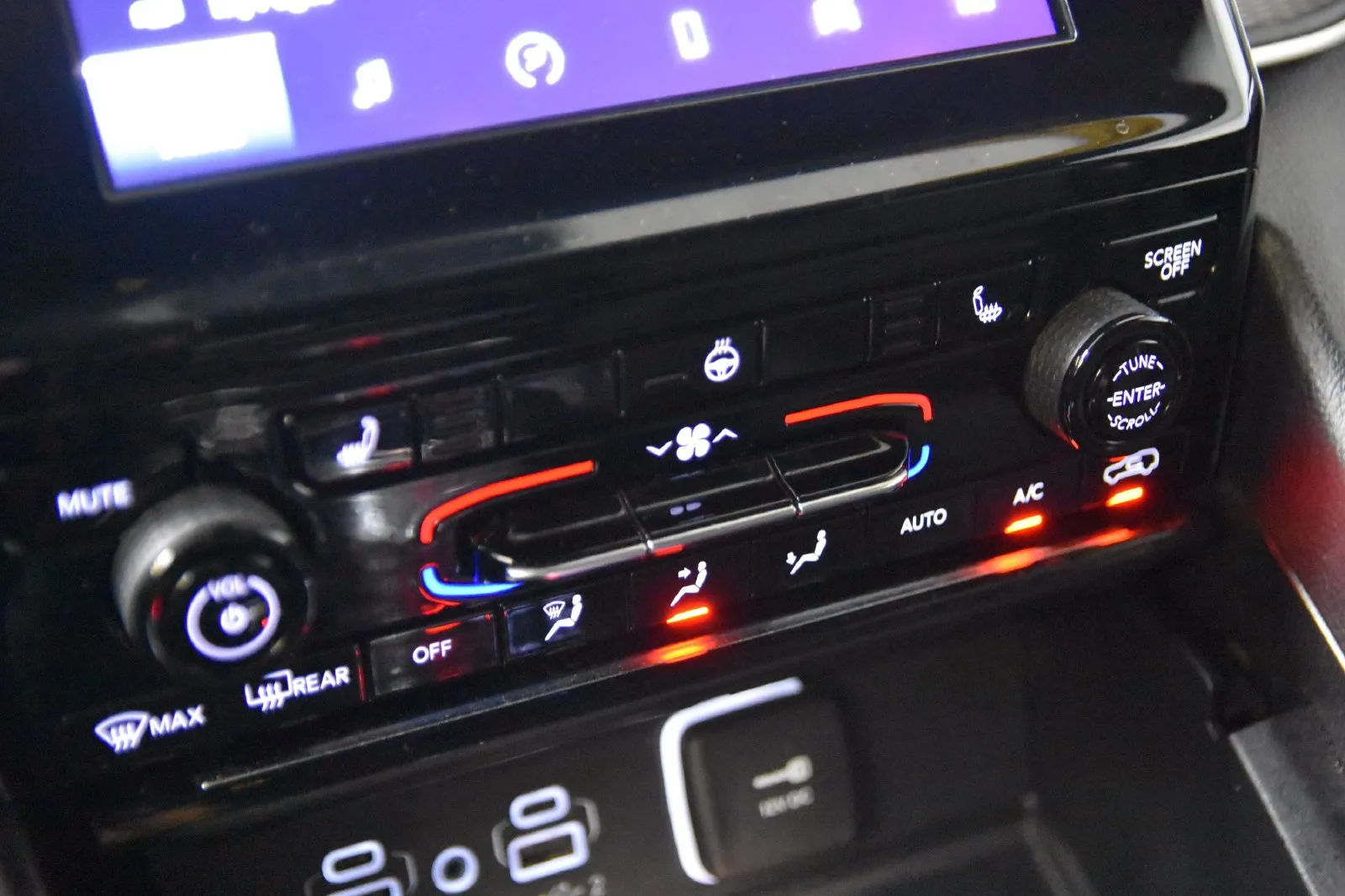Jeep Grand Cherokee L photo 22