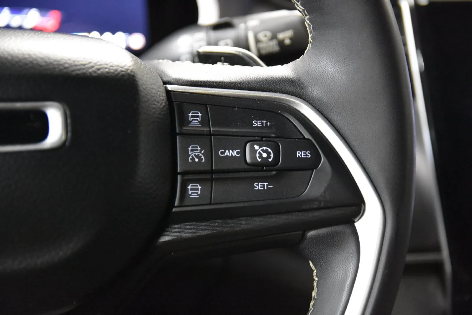 Jeep Grand Cherokee L photo 16