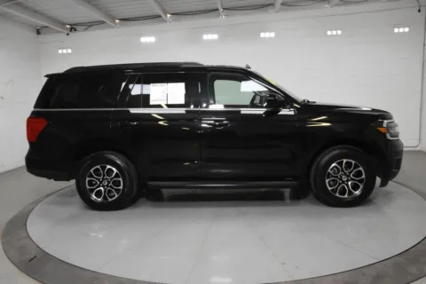 More photos of 2024 Ford Expedition XLT at Trevinos Auto Mart, TX