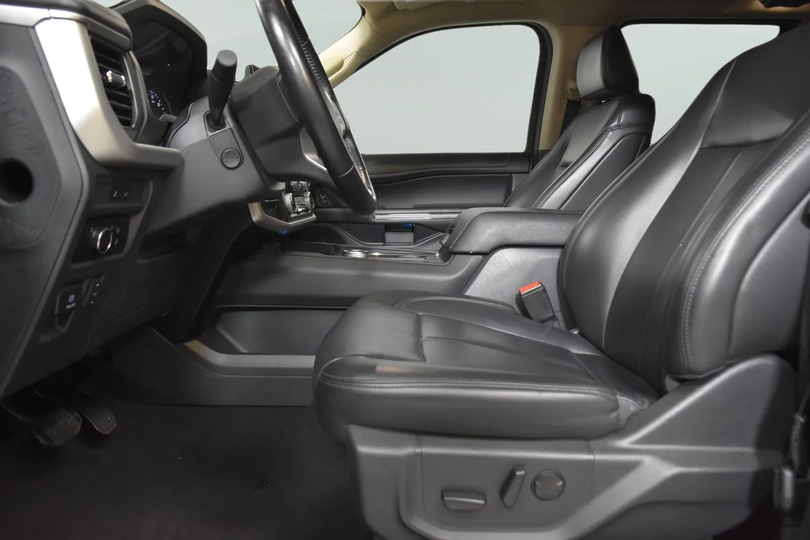 Ford Expedition photo 13