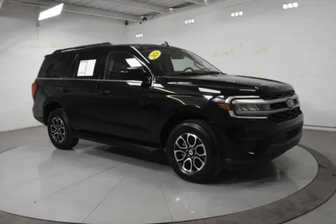 Black 2024 Ford Expedition XLT for sale in McAllen, TX