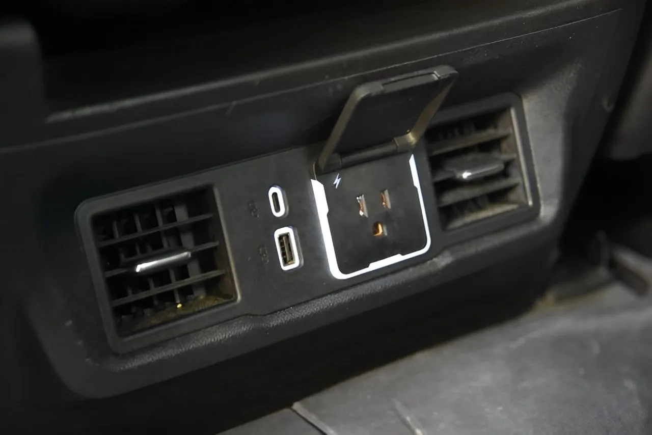 Chevrolet Silverado photo 34