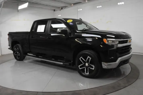 Black 2024 Chevrolet Silverado 1500 LT for sale in McAllen, TX