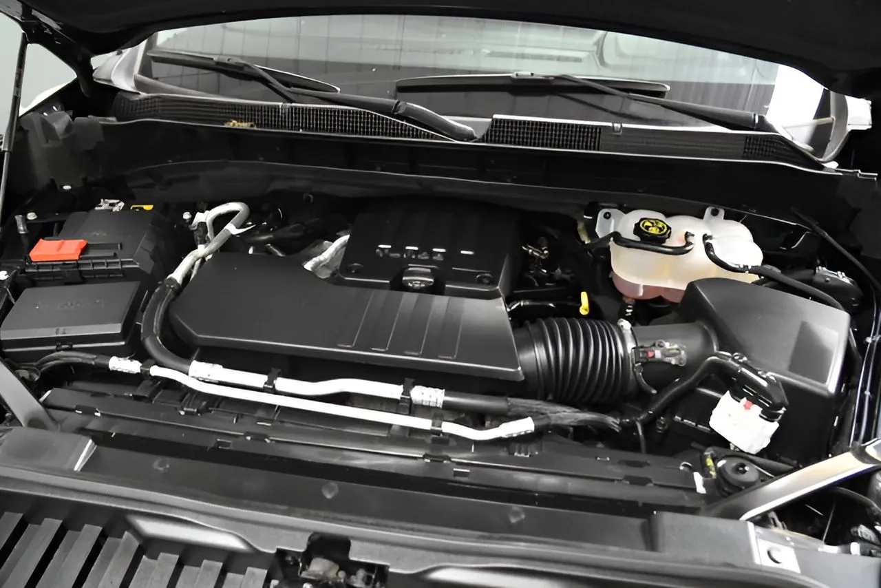 Chevrolet Silverado photo 37