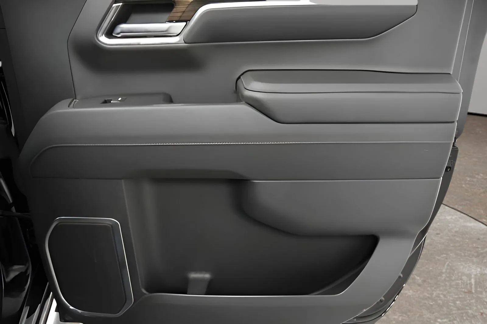 Chevrolet Silverado photo 16
