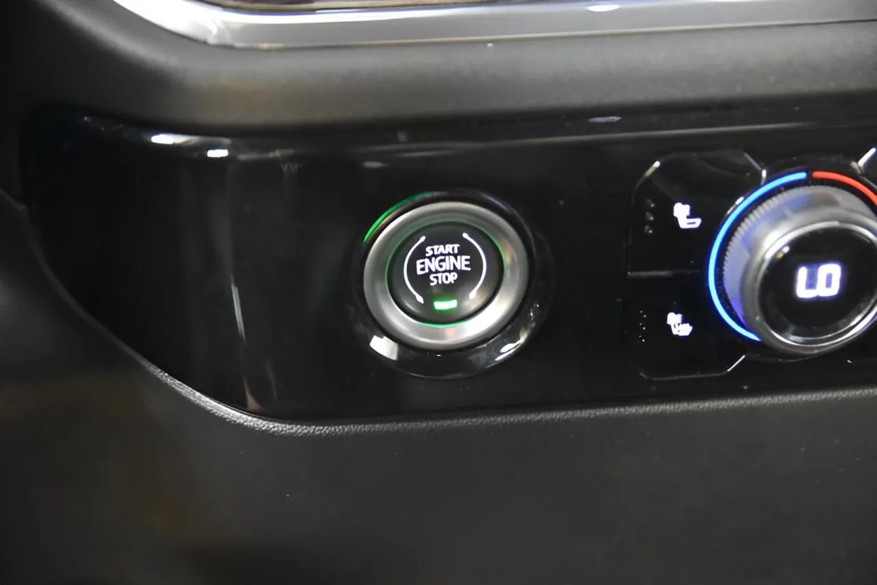 Chevrolet Silverado photo 31