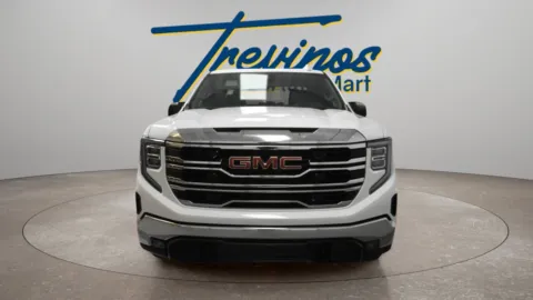 More photos of 2025 GMC Sierra 1500 SLT at Trevinos Auto Mart, TX