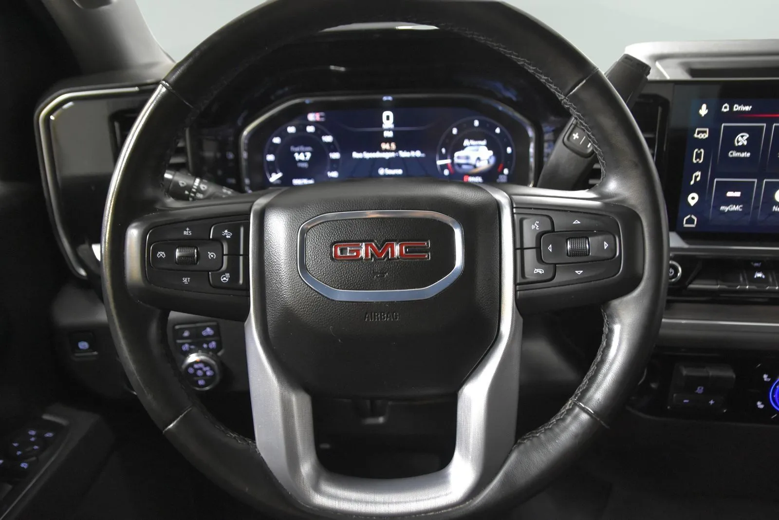 GMC Sierra photo 15