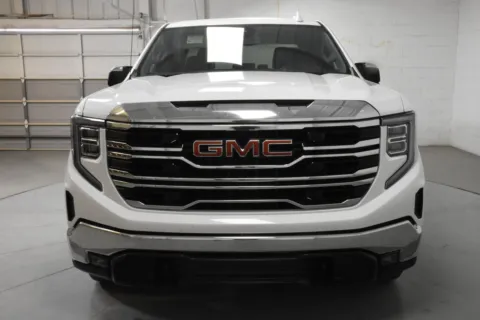 More photos of 2025 GMC Sierra 1500 SLT at Trevinos Auto Mart, TX
