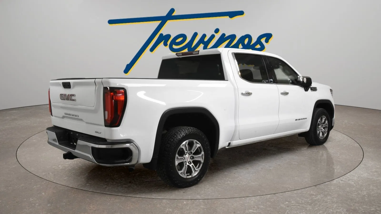 GMC Sierra photo 2