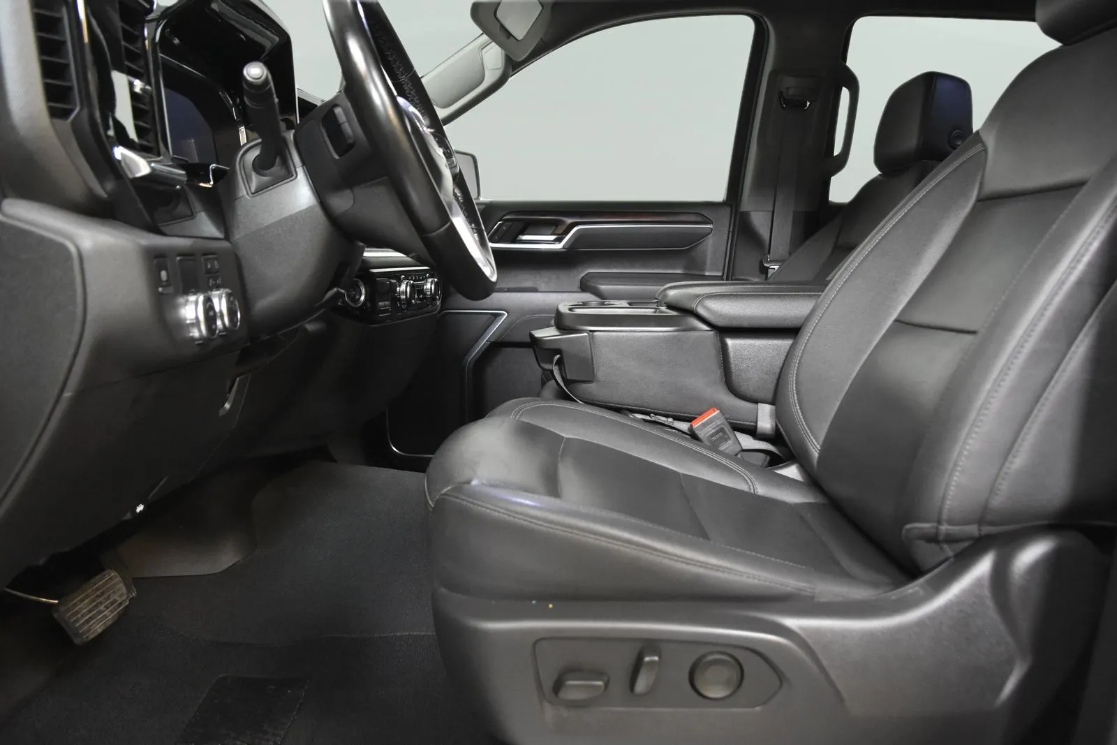 GMC Sierra photo 12