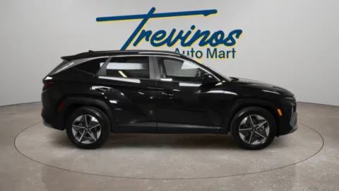 More photos of 2025 Hyundai Tucson SEL at Trevinos Auto Mart, TX