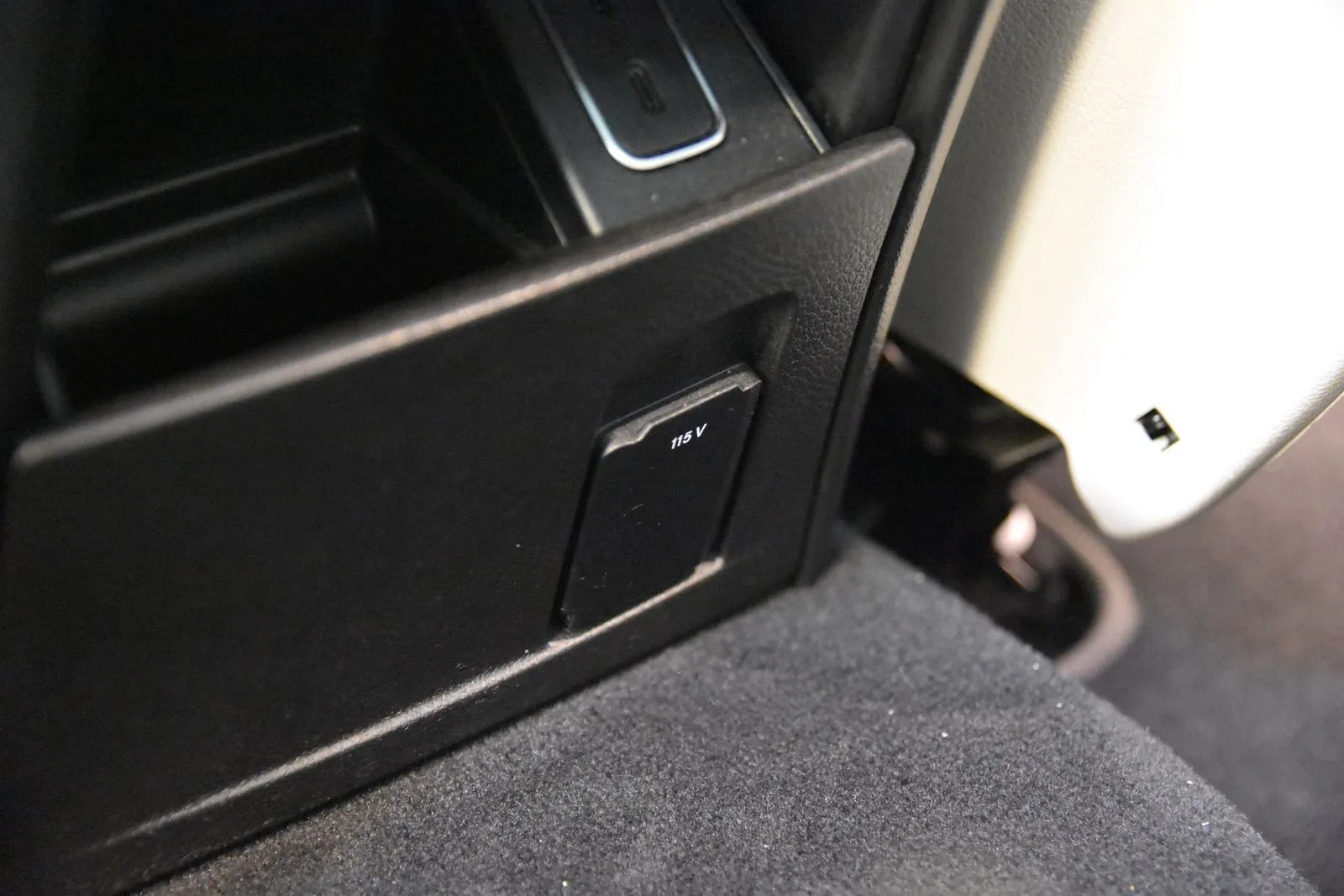 Mercedes-Benz GLE photo 34