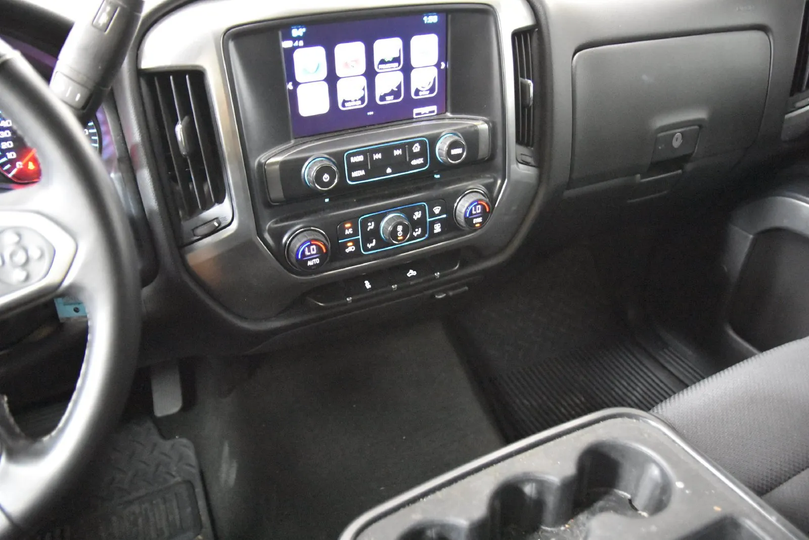 Chevrolet Silverado photo 19
