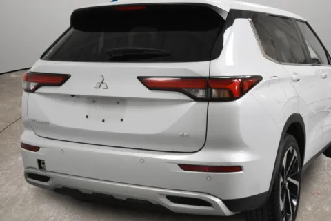 Another view of 2024 Mitsubishi Outlander SE for sale in McAllen, TX at Trevinos Auto Mart
