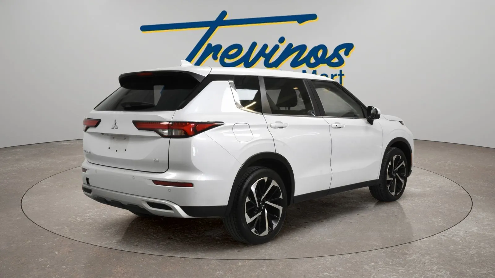 Mitsubishi Outlander photo 2
