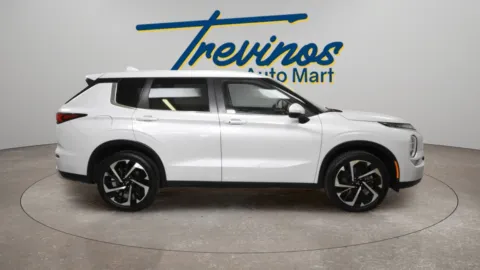 More photos of 2024 Mitsubishi Outlander SE at Trevinos Auto Mart, TX