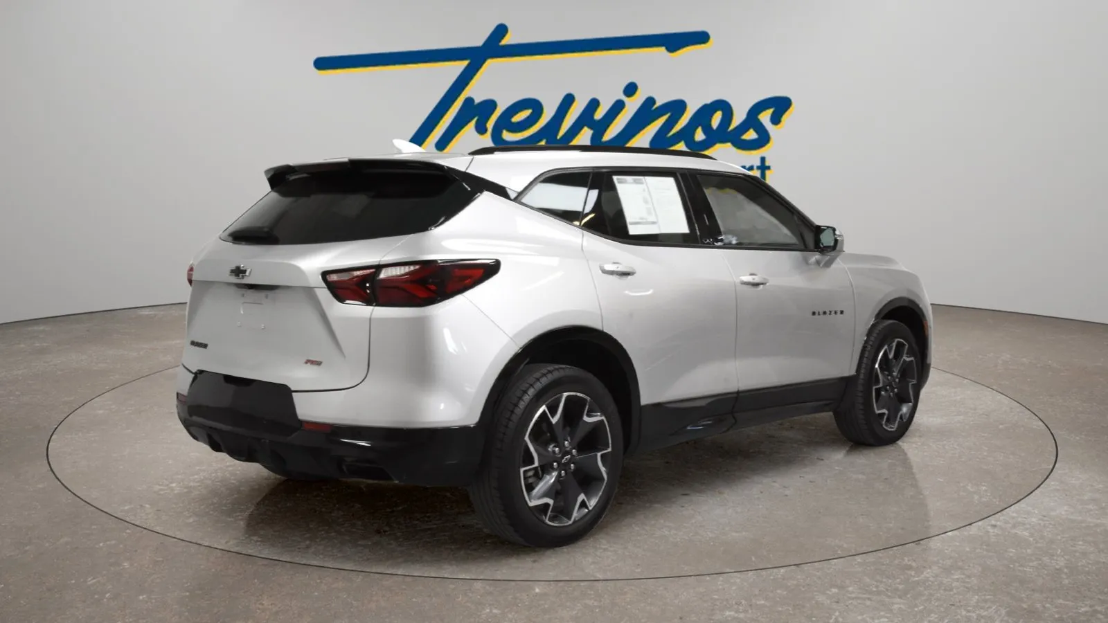 Chevrolet Blazer photo 2