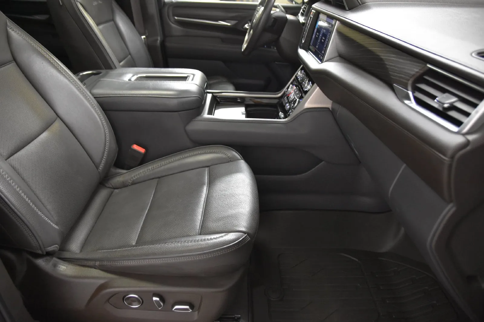 GMC Yukon photo 43