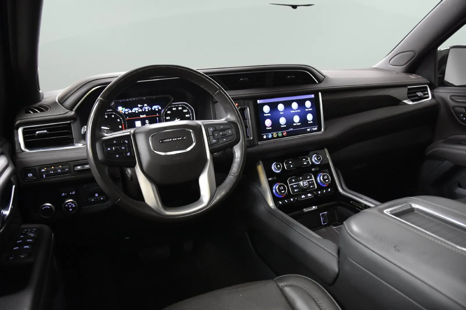 GMC Yukon photo 35
