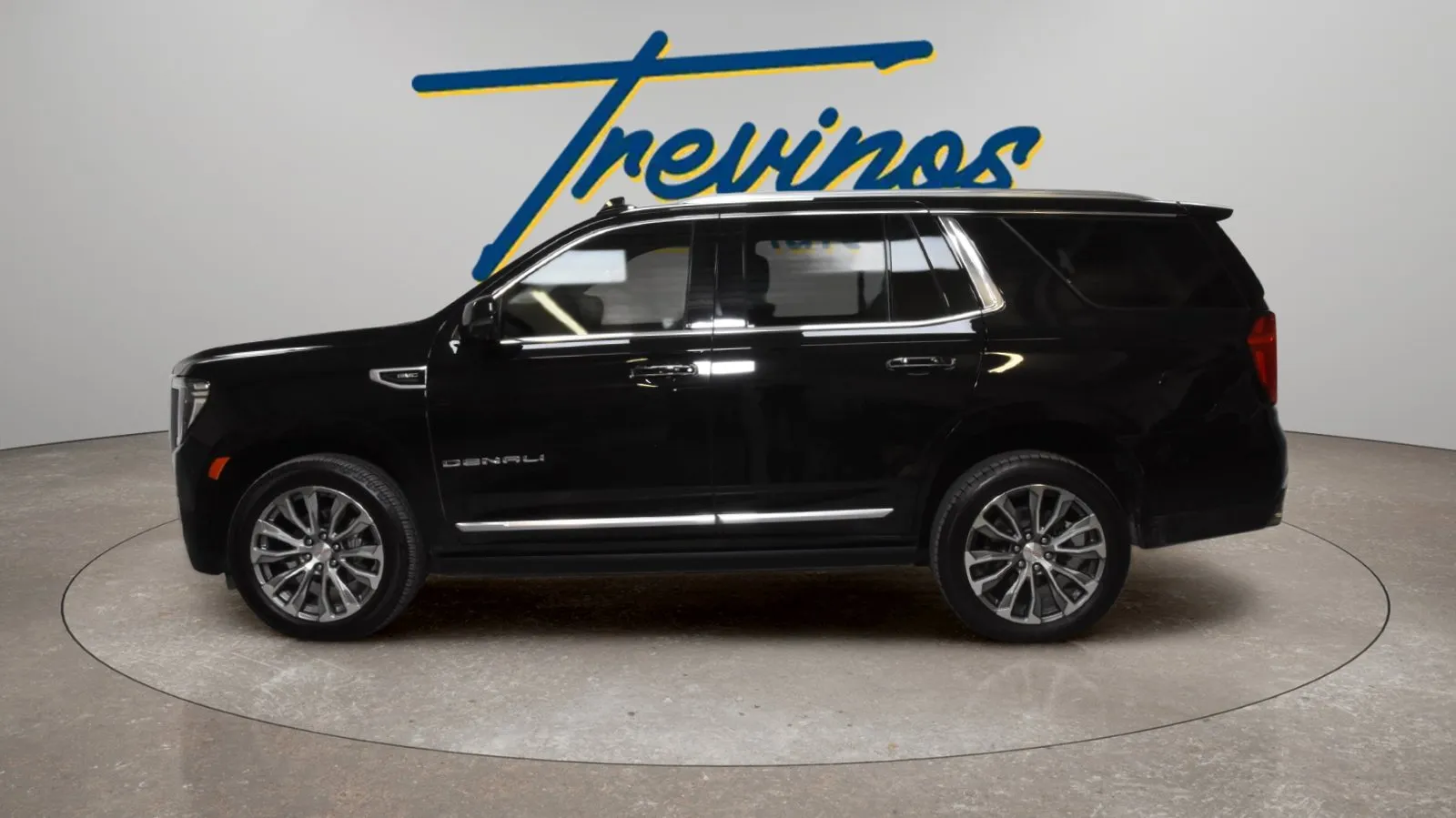 GMC Yukon photo 12