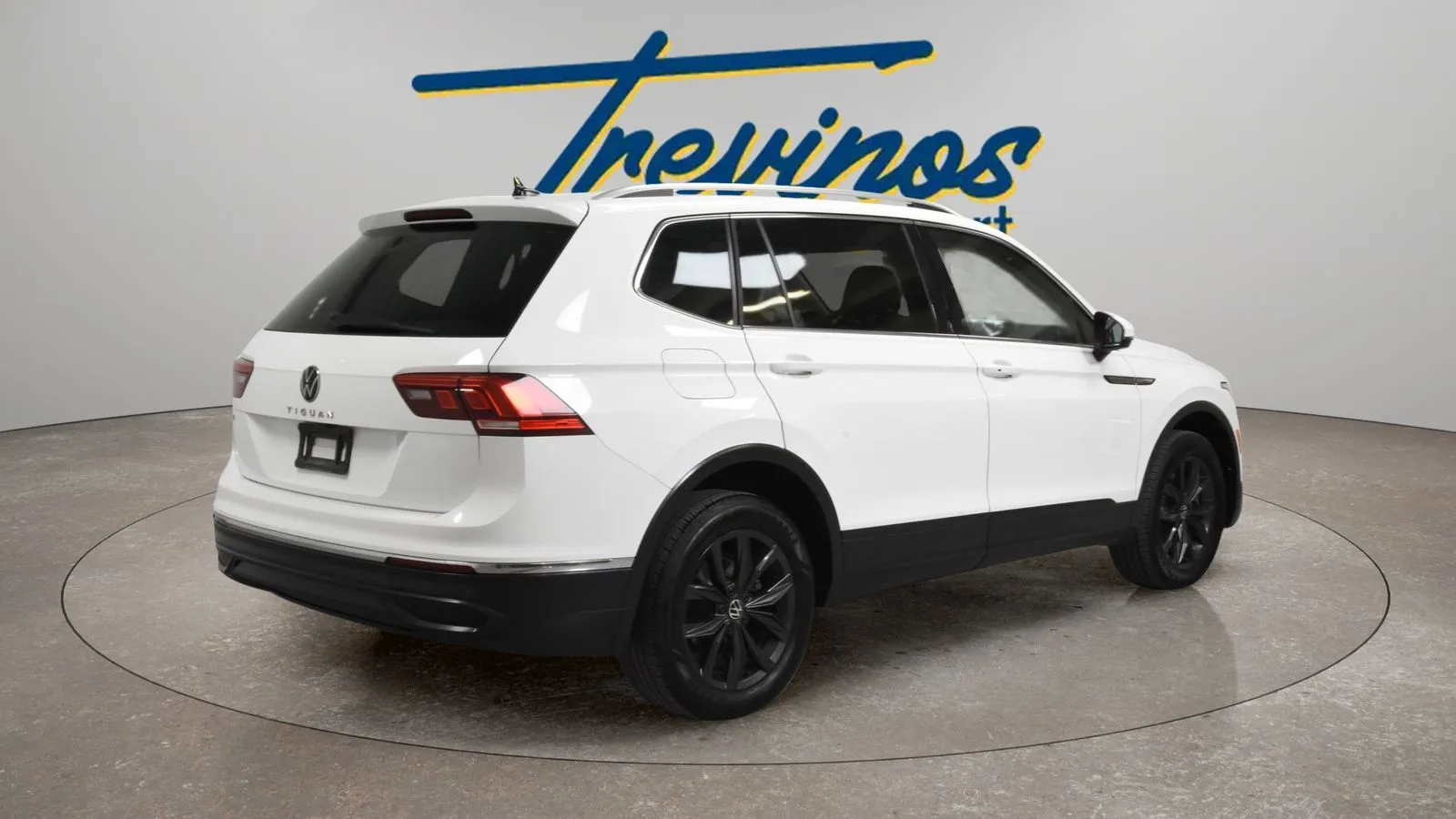 Volkswagen Tiguan photo 2