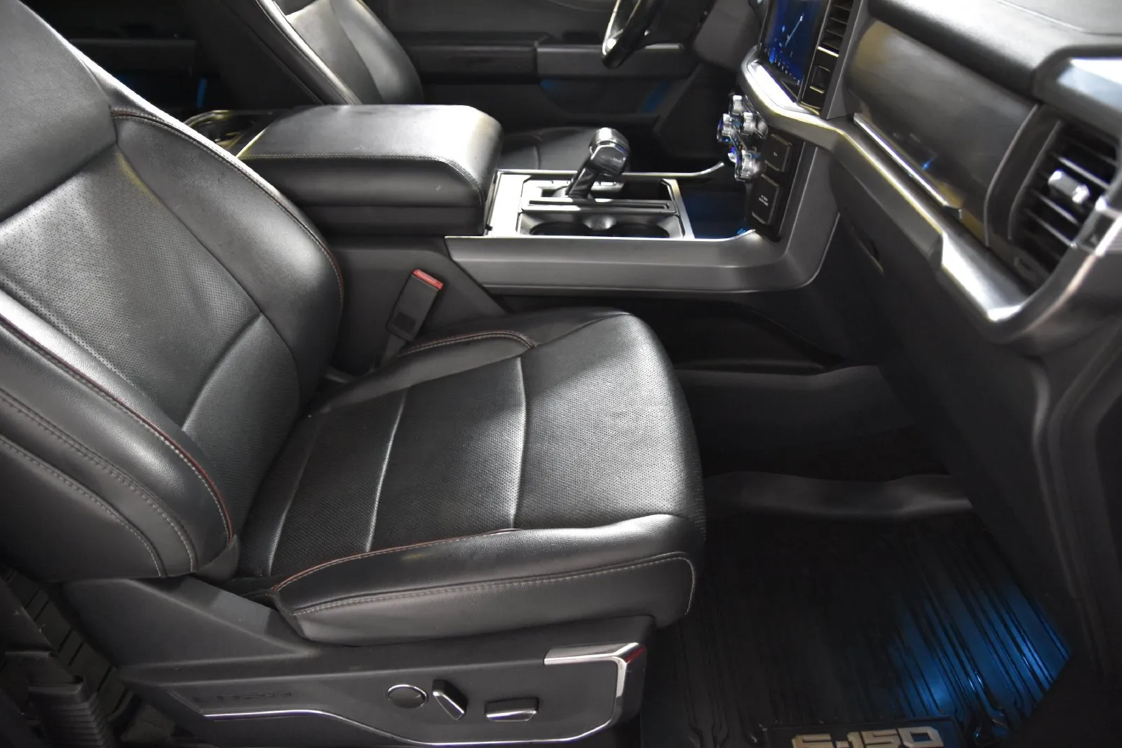 Ford F-150 photo 36