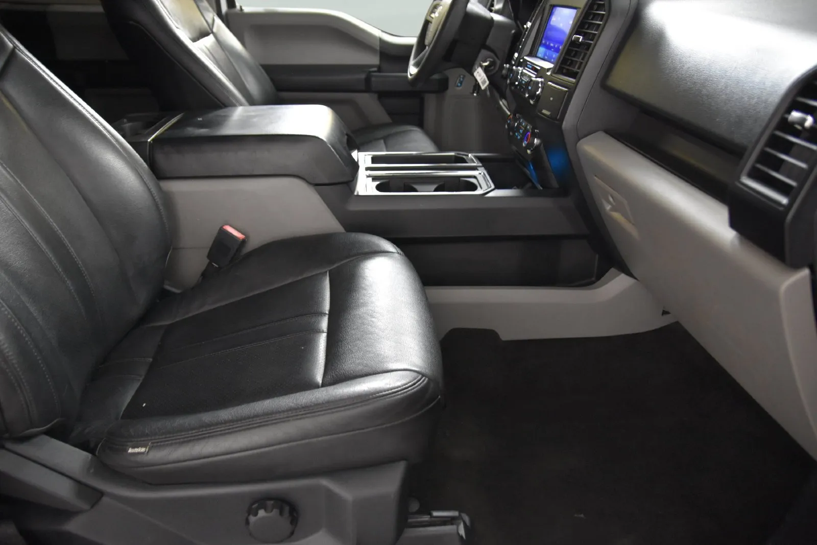 Ford F-150 photo 31