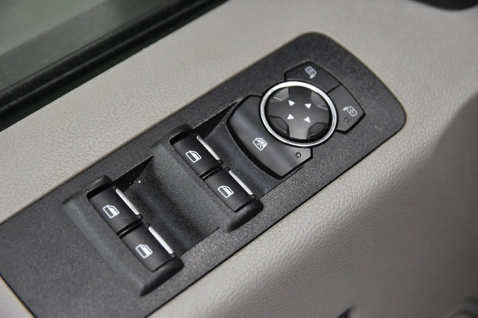 Ford F-150 photo 14