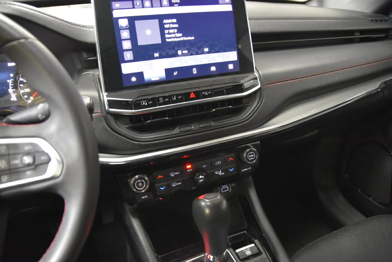 Jeep Compass photo 18