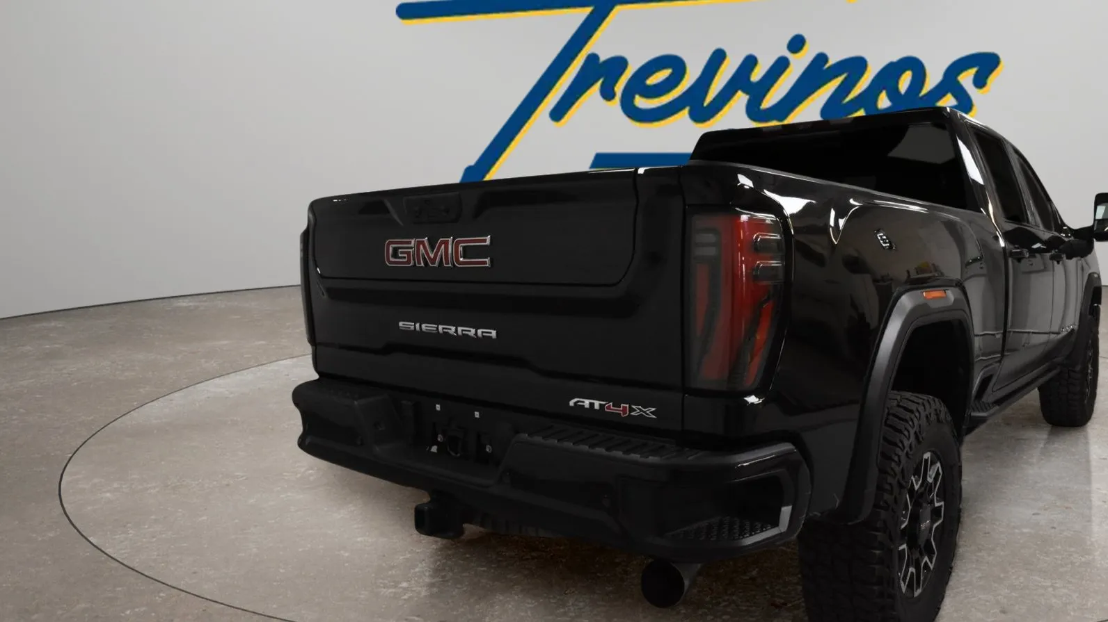 GMC Sierra photo 3