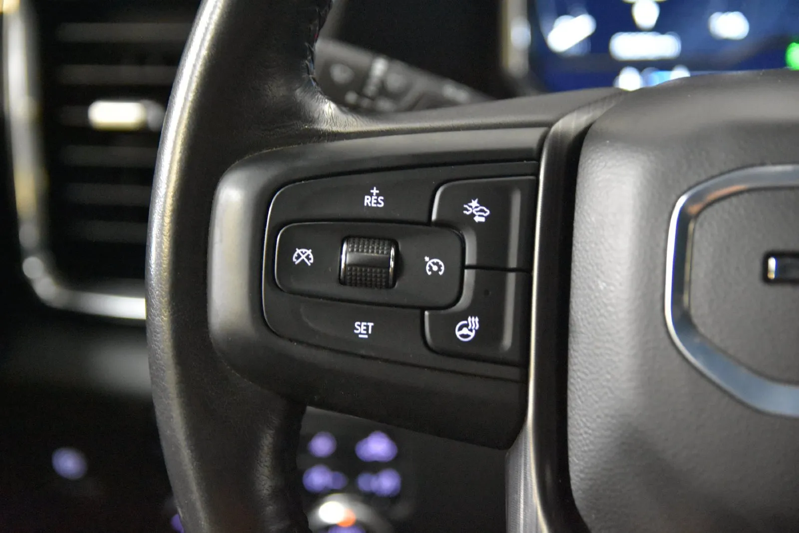 GMC Sierra photo 18