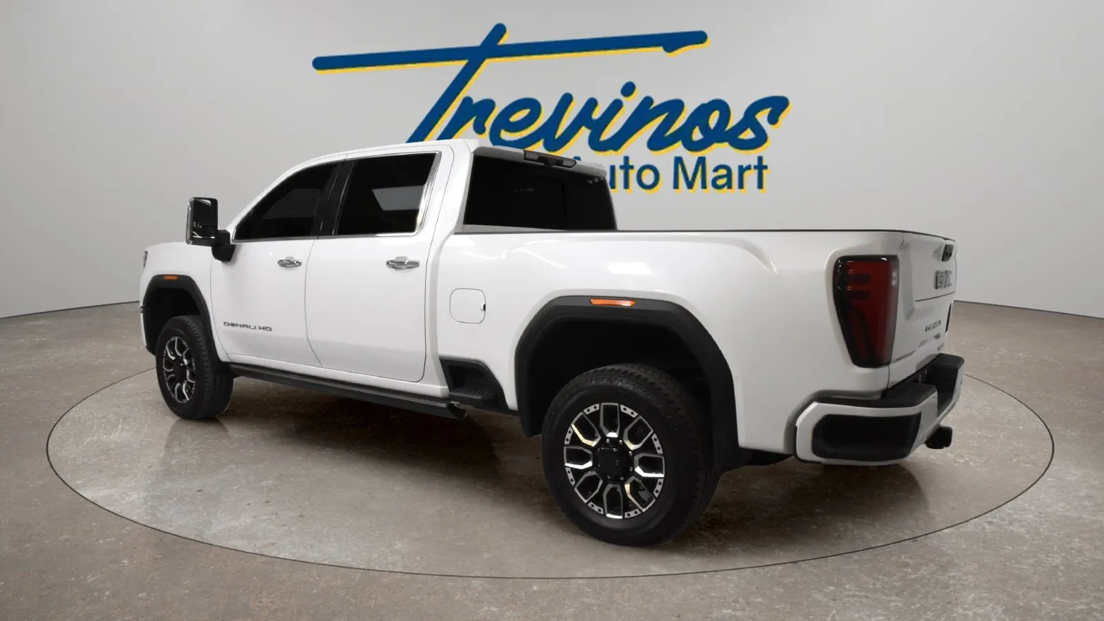 GMC Sierra photo 10