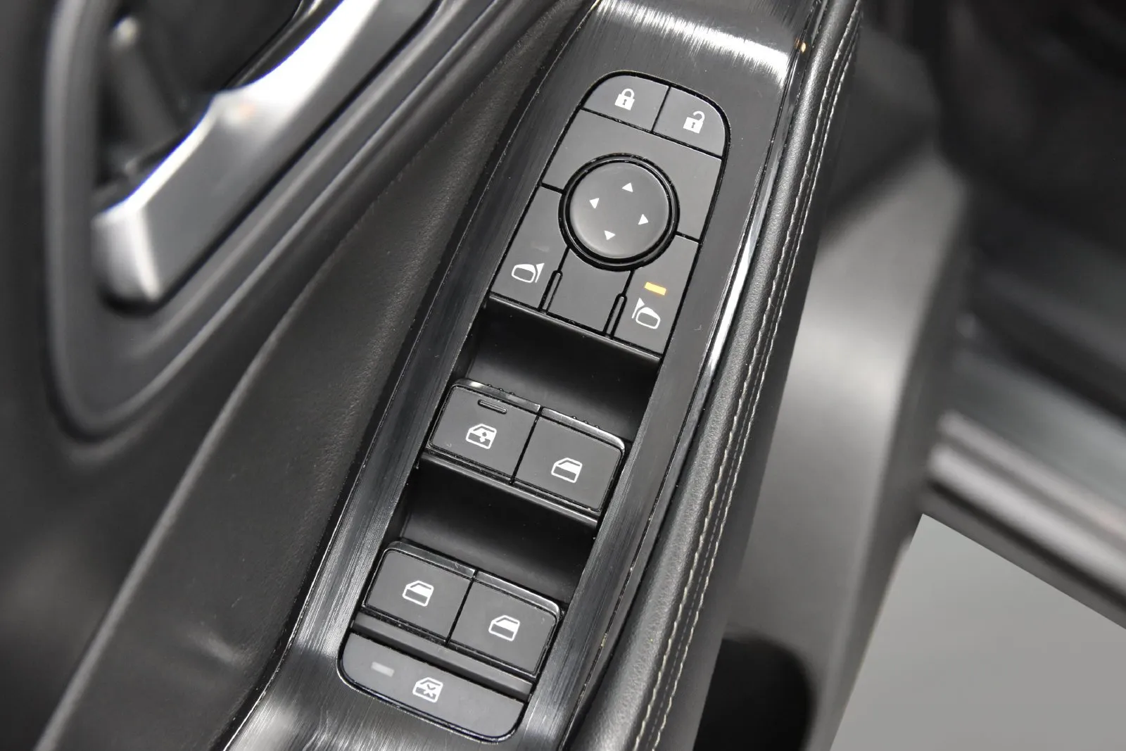 Nissan Rogue photo 13