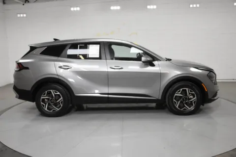 More photos of 2024 Kia Sportage LX at Trevinos Auto Mart, TX