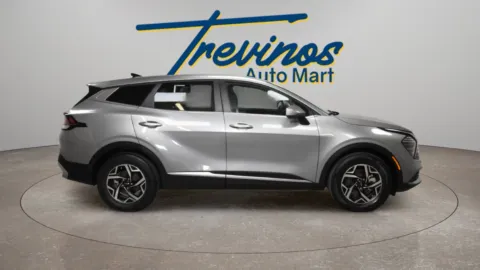 More photos of 2024 Kia Sportage LX at Trevinos Auto Mart, TX