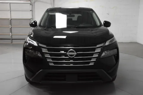 More photos of 2025 Nissan Rogue SV at Trevinos Auto Mart, TX