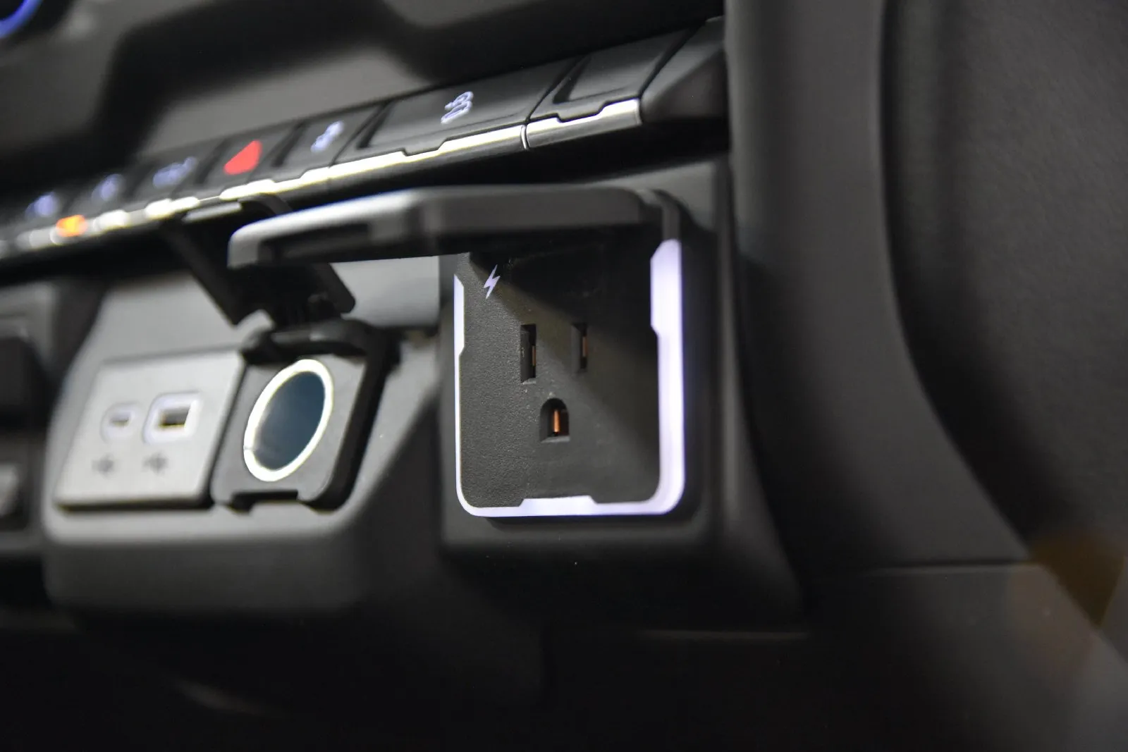 Chevrolet Silverado photo 29