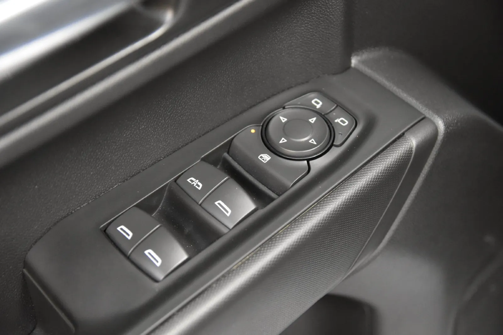Chevrolet Silverado photo 13