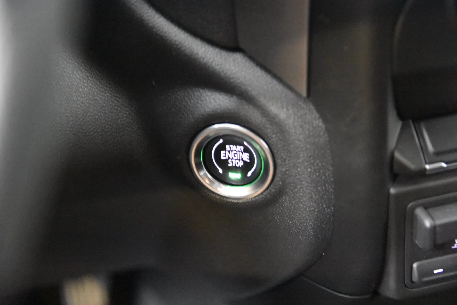 Chevrolet Silverado photo 23