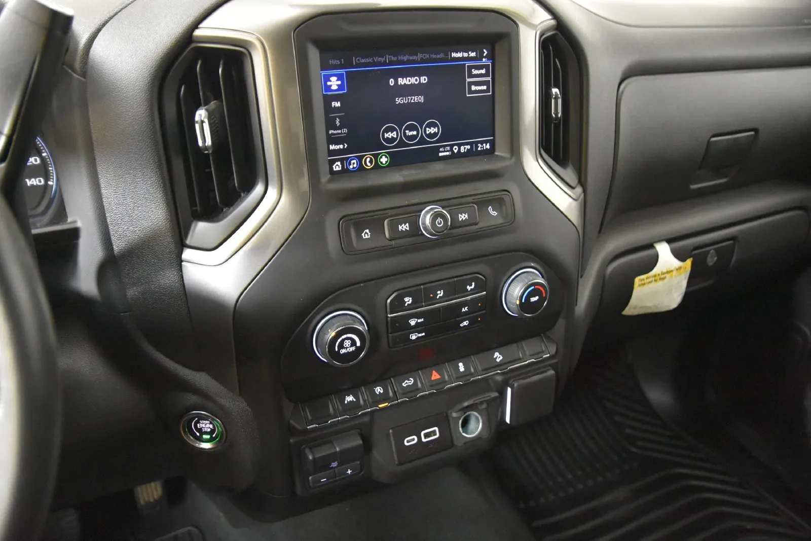 Chevrolet Silverado photo 18