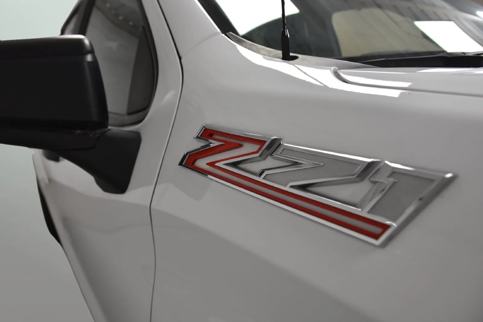 Chevrolet Silverado photo 33